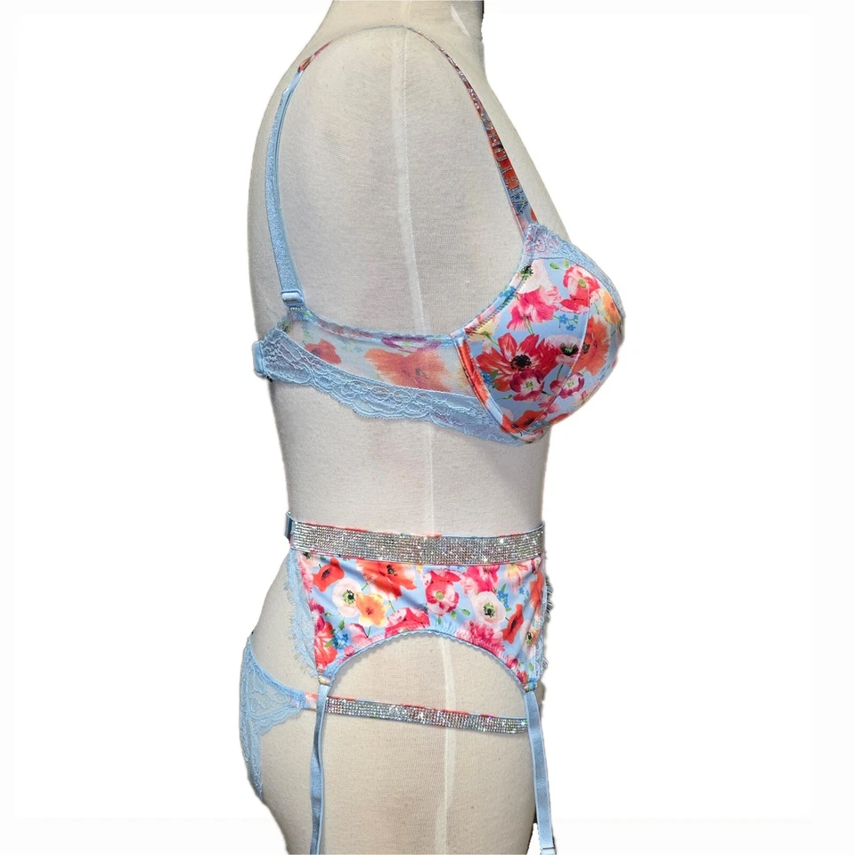 Victoria’s Secret Conjunto de Lencería Damas Bombshell Sujetador/Garter/Cheeky Panty 32D Pequeño Foto 4 de 4