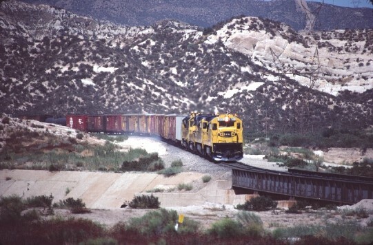 ATSF 8159 C30-7 CAJON PASS CA (SANTA FE) ORIGINAL SLIDE 09-05-83 T10-14 ...