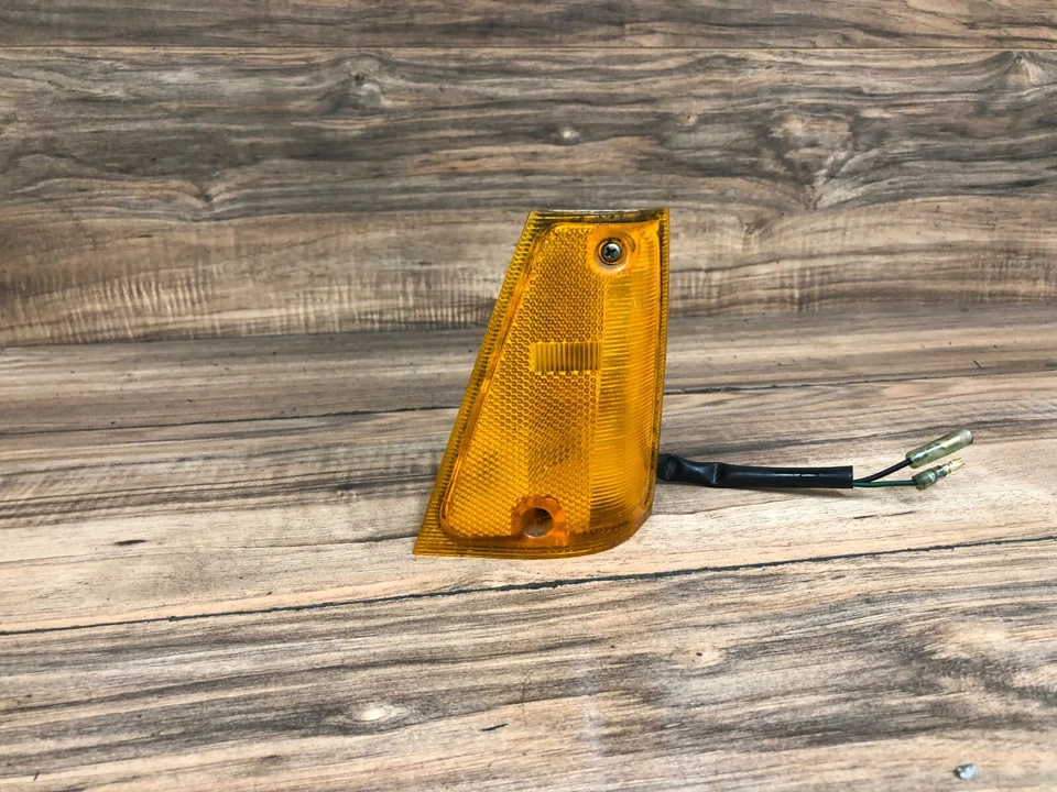 DATSUN 200SX OEM PASAJERO DELANTERO LADO INTERMITENTE LUZ INDICADOR ÁMBAR 80-83 Foto 3 de 4