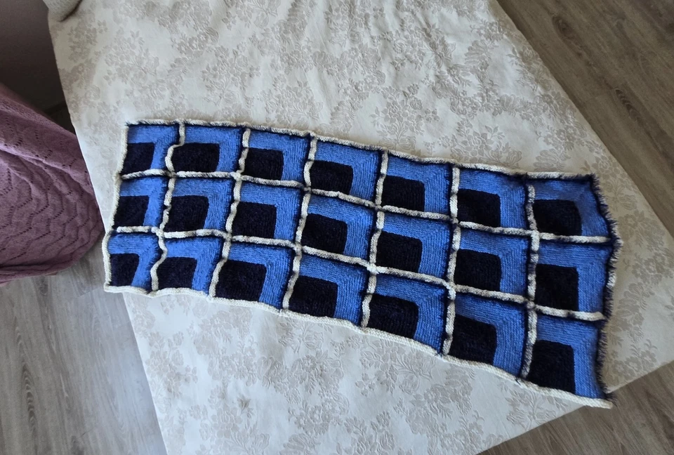 NEW HANDMADE KNIT KNITTED BLANKET THROW WOOL GEOMETRIC PATTERNED UNIQUE HANDWORK - Image 3 of 4