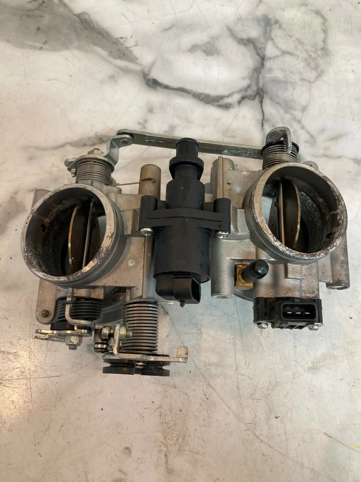 14 корпусов дроссельных заслонок Erik Buell Racing EBR 1190 RX - Изображение 2 из 4