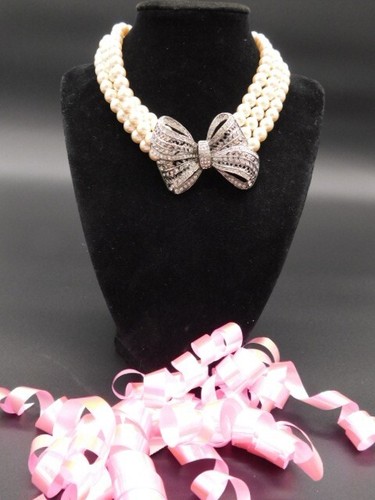 ¡Verdaderamente precioso! Cuello con broche de estrás masivo de perlas simuladas de 3 niveles - Imagen 2 de 16