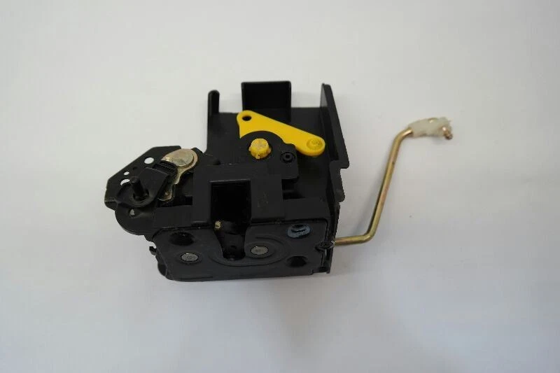 Actuador de pestillo de puerta lateral del pasajero trasero derecho KIA Rio 2006 Foto 2 de 4