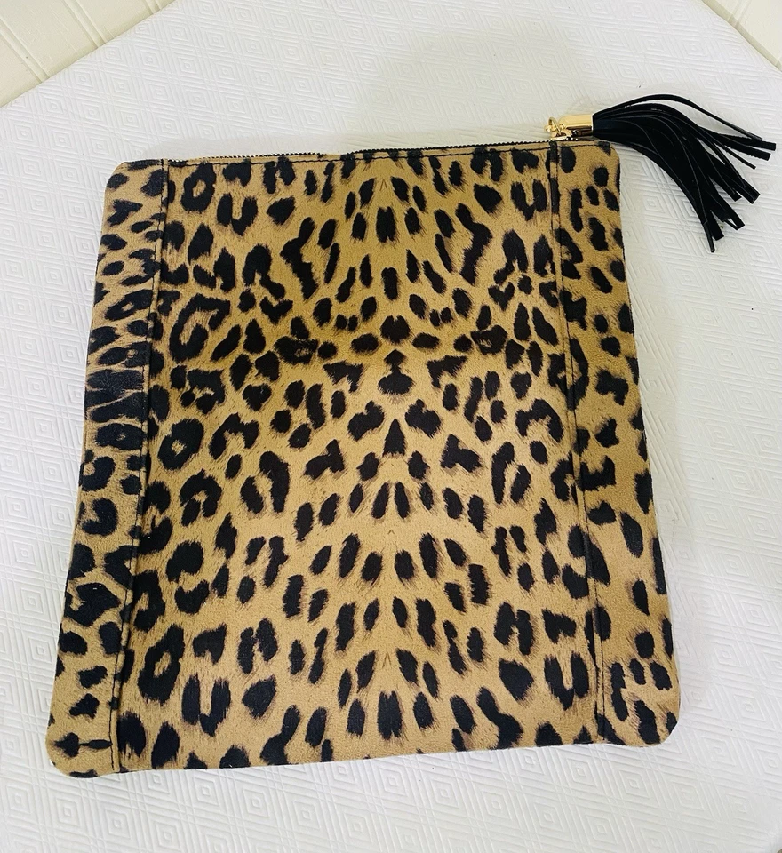 Cartera con estampado de animales Sole Society nueva sin etiquetas que vale la pena borla Foto 3 de 4