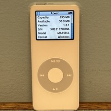 Apple A1137 iPod Nano 1st Generation 1 GB White Works Cosmetic Wear Device Only