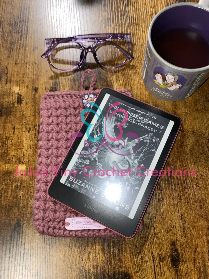 Cover for Kindle Paperwhite E-Reader - Tablet Sleeve - Gift for Book Lovers - Image 4 of 4