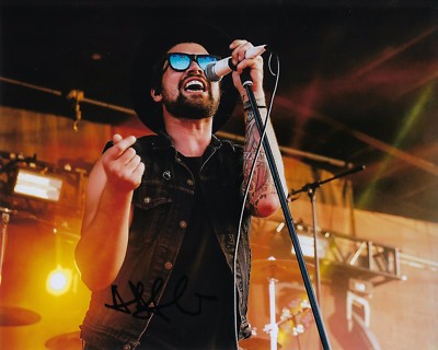 GFA Taking Back Sunday Sänger * ADAM LAZZARA * Signiertes 8x10 Foto PROOF A3 COA