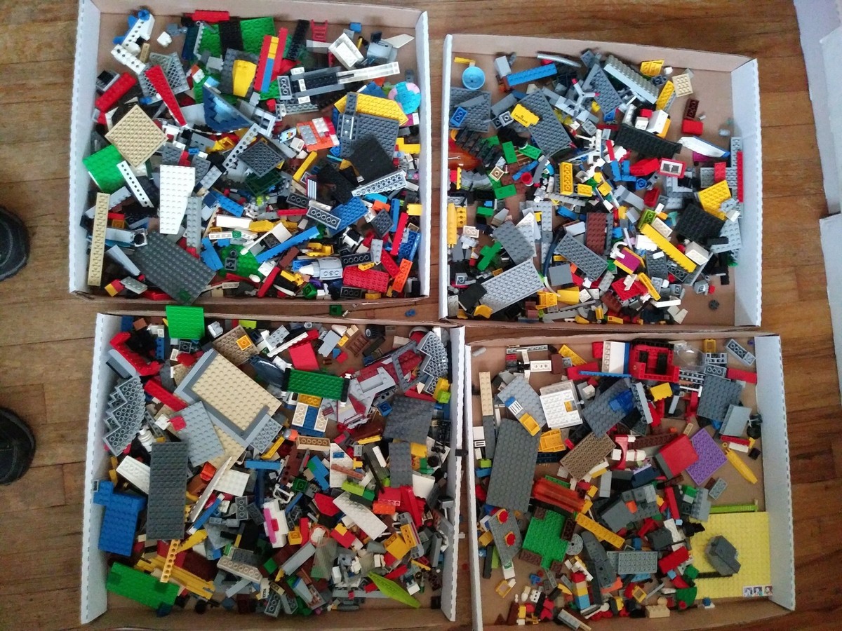 Lot of 11 Lbs Legos Assorted Colored Bulk Lot Buildings Projects 