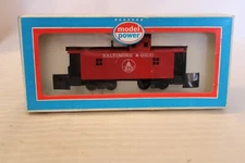 HO Scale Model Power Cupola Caboose, Baltimore & Ohio Red, NO # - 9142