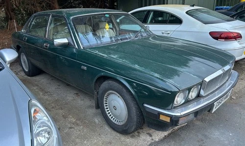 1989 JAGUAR XJ6 (XJ40) RARE MANUAL - SPARES OR REPAIRS - NO RESERVE AUCTION - - Picture 1 of 6