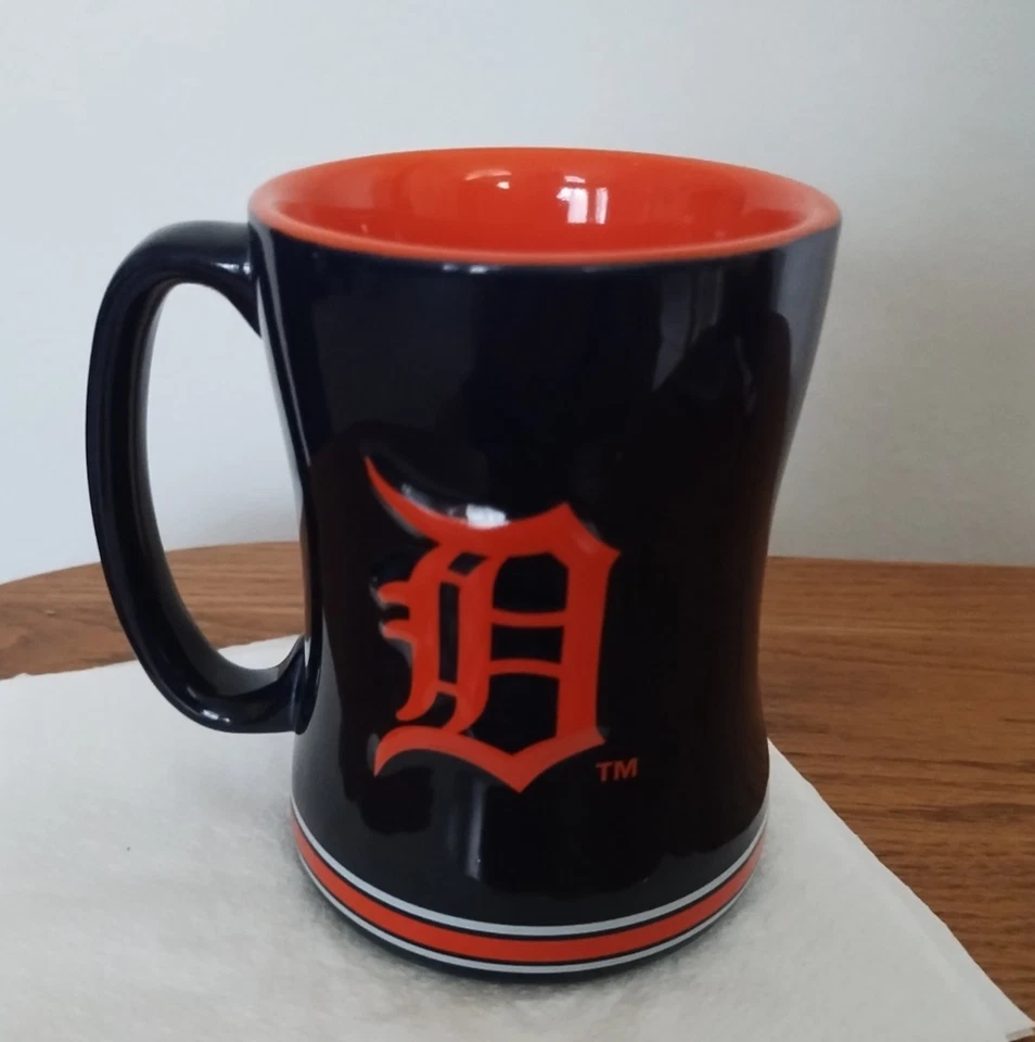 Detroit Tigers Coffee Mug 14 oz Dark Blue Orange Inside & Sculpted 2014 Boelter - Image 2 of 3