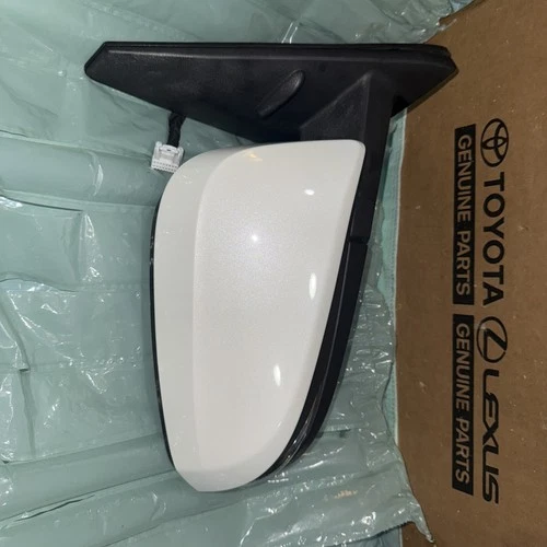 2019-2024 TOYOTA 4RUNNER Right Side Mirror,W/BSM/Camrra /puddle Light, OEM Used