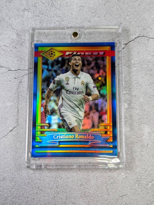 Cristiano Ronaldo 2022/23 Topps Finest Flashbacks UEFA Blue Refractor 27/99