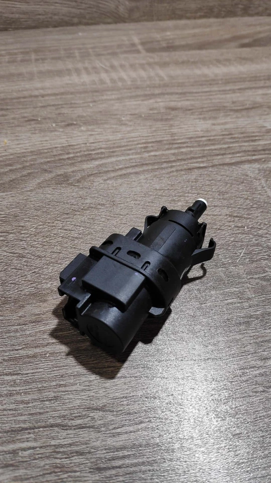3M5T 13480 AC   Brake pedal sensor switch Fits for Ford Transit - Image 2 of 3