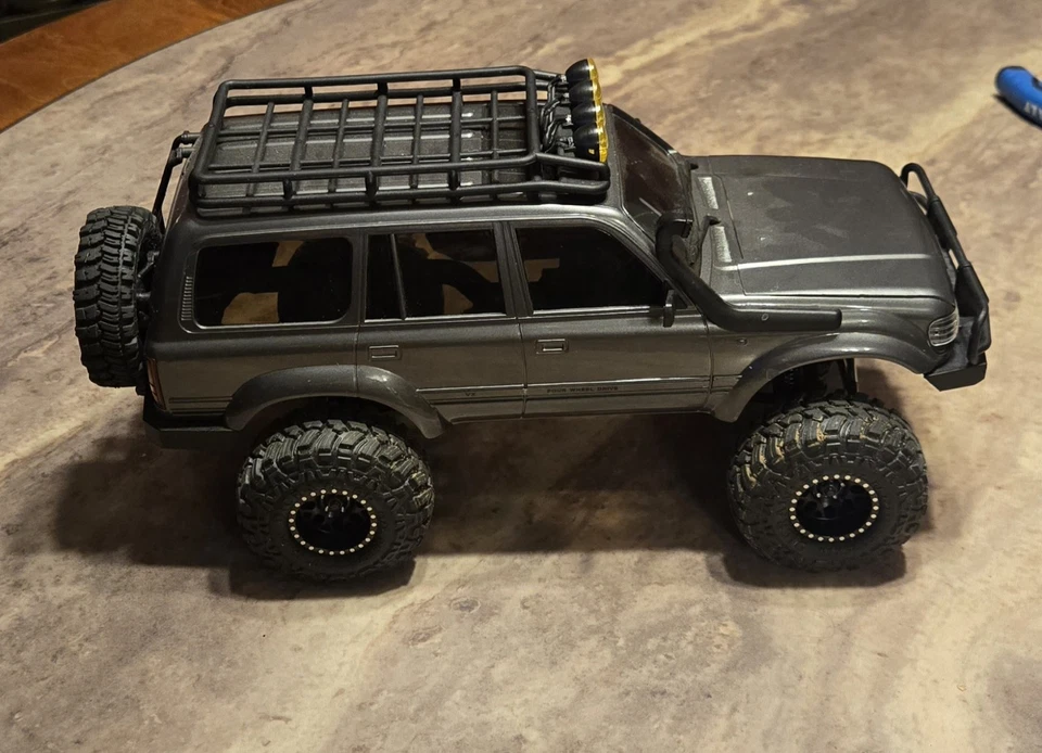 FMS 1:18 Scale FCX18 LC80 Toyota Land Cruiser - Image 2 of 4