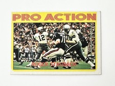 1972 Topps - In Action ROGER STAUBACH Dallas Cowboys #122 (RC)