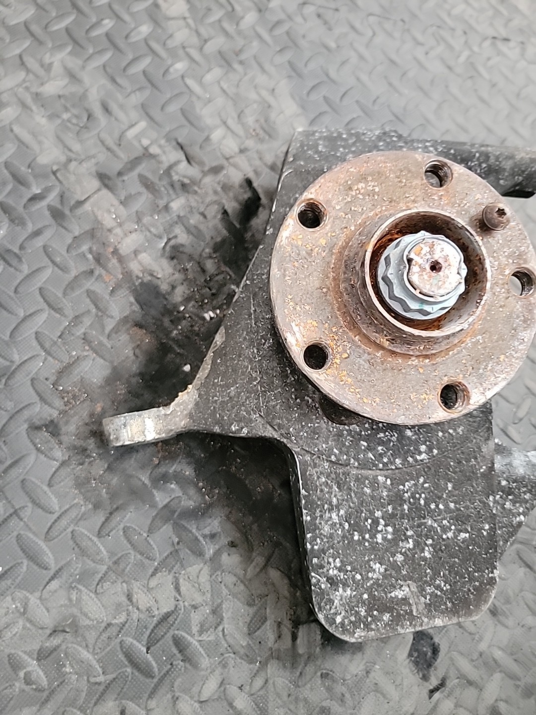 2017 570gt McLaren Left Front Spindle Knuckle Wheel Hub OEM 