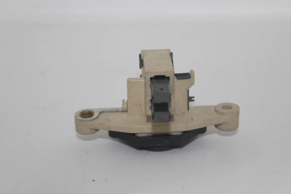 Регулятор напряжения для Ford Escort Fiesta оригинальный 6165056 - Изображение 3 из 4