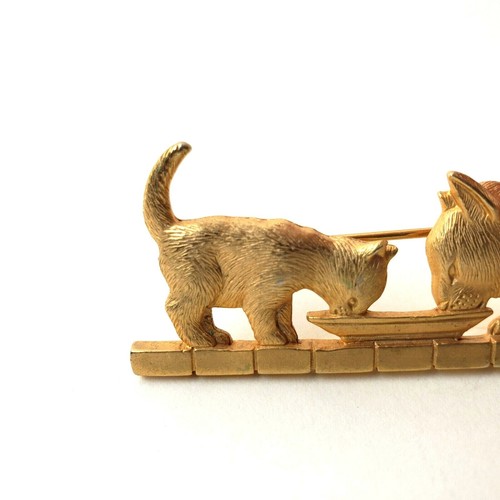 J.J. Jonette Jewelry Company Gold Tone Cat & Kitten Saucer of Milk - Picture 2 of 5