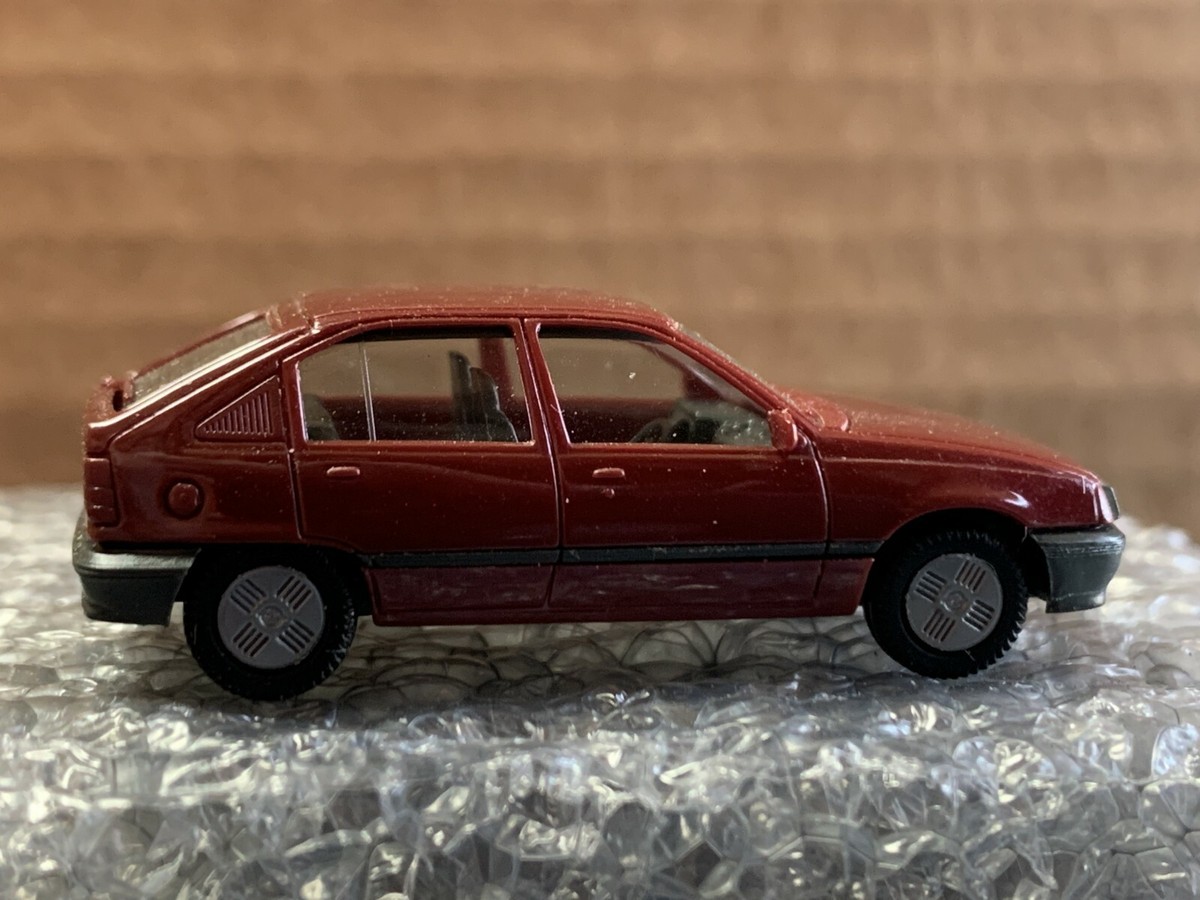 Herpa Maroon Opel Kadett HO 1/87 Scale Vehicle Made In W. Germany