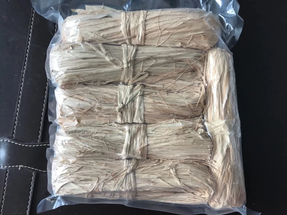 Cinta de rafia natural 300 g - Pajita de rafia Sukh para floristería 6 piezas x 50 g Foto 2 de 4