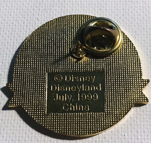 Prendedor Disney DL 44 cumpleaños conquistando las montañas - Imagen 2 de 2