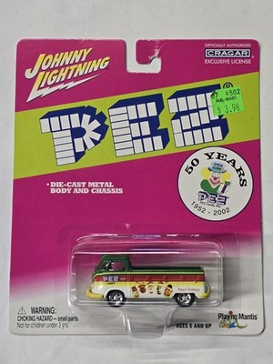 2002 Johnny Lightning PEZ VW Type 2 Pick-up Happy Holidays 1/64 Volkswagen 