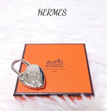 HERMES Cadena Padlock 2004 Fantasy Heart Silver Lock 22.6g Bag Charm Used