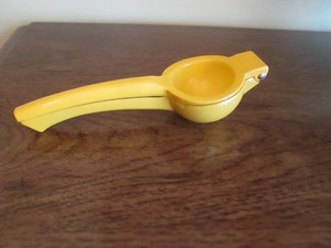 Lemon Squeezer PressJuicer Yellow Enamel