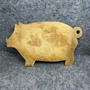Vintage Wooden Pig Shaped Brown Cutting Board Primitive Farmhouse Kitchen Decor