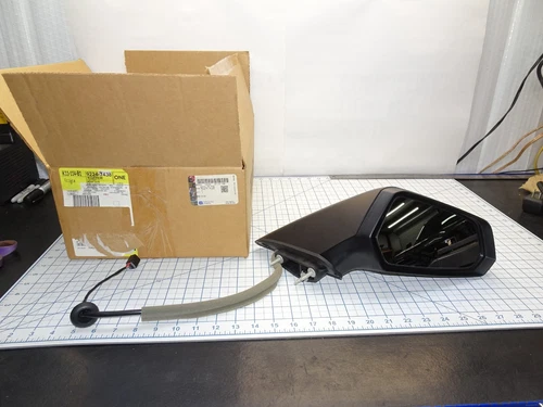 GM 92247438 Side View Mirror Right RH in Primer You Paint  General Motors OEM