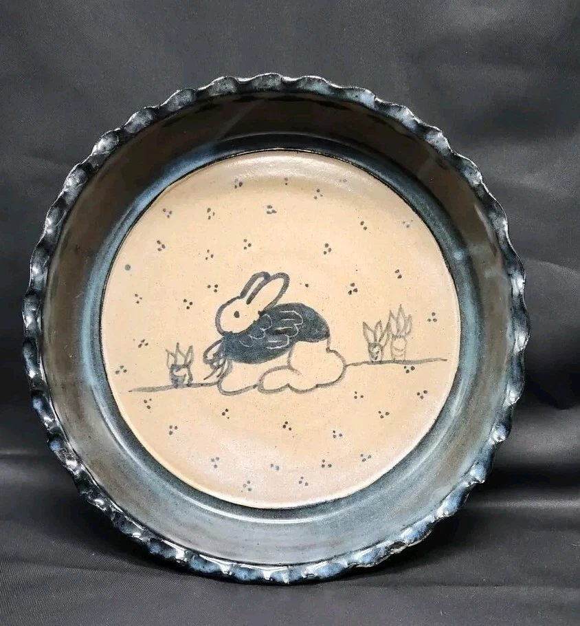 89 G.MILLER SALT GLAZED BLUE HUE BUNNY RABBIT POTTERY RIPPLED EDGE PIE PLATE