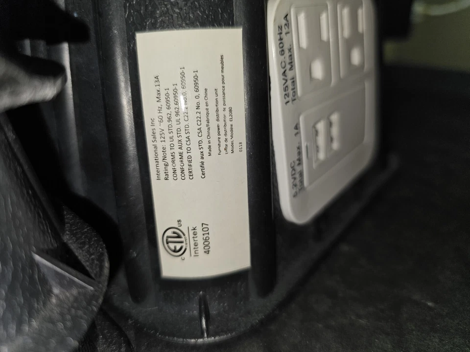 Elevadores de cama de plástico Intertek de 4 piezas con receptivos USB y toma de corriente 8" de elevación negros Foto 3 de 4