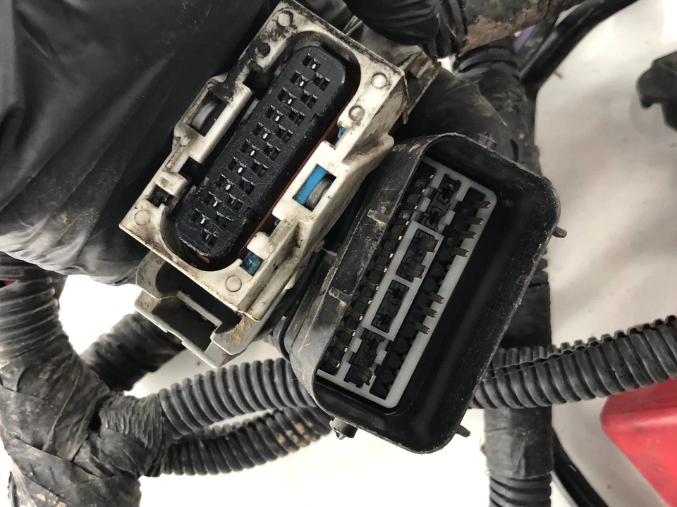 Ford Fusion Sel 2011 2,5 L compartimento del motor delantero caja de fusibles arnés de cables OEM Foto 3 de 4