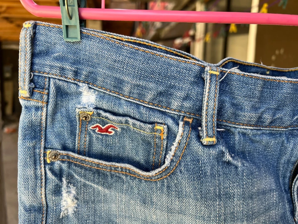 Mini-saia Hollister clássica jeans desgastada angustiante tamanho 7 algodão - Imagem 3 de 4