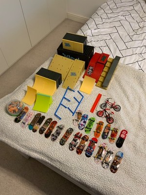Tech Deck Rampe Bundle mit Container faltbarer Skatepark, Decks und BMX.