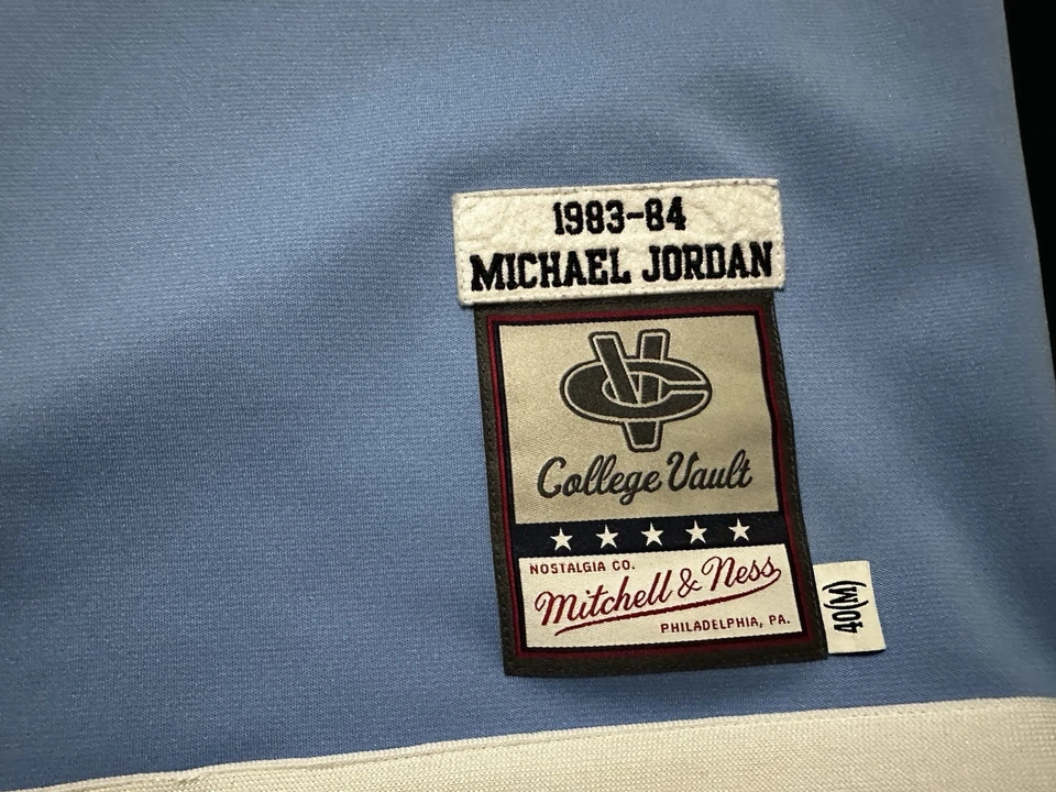 Mitchell And Ness Michael Jordan Jordan 1983-84 UNC Tacones Alquitrán Calentamiento Talla M Foto 4 de 4