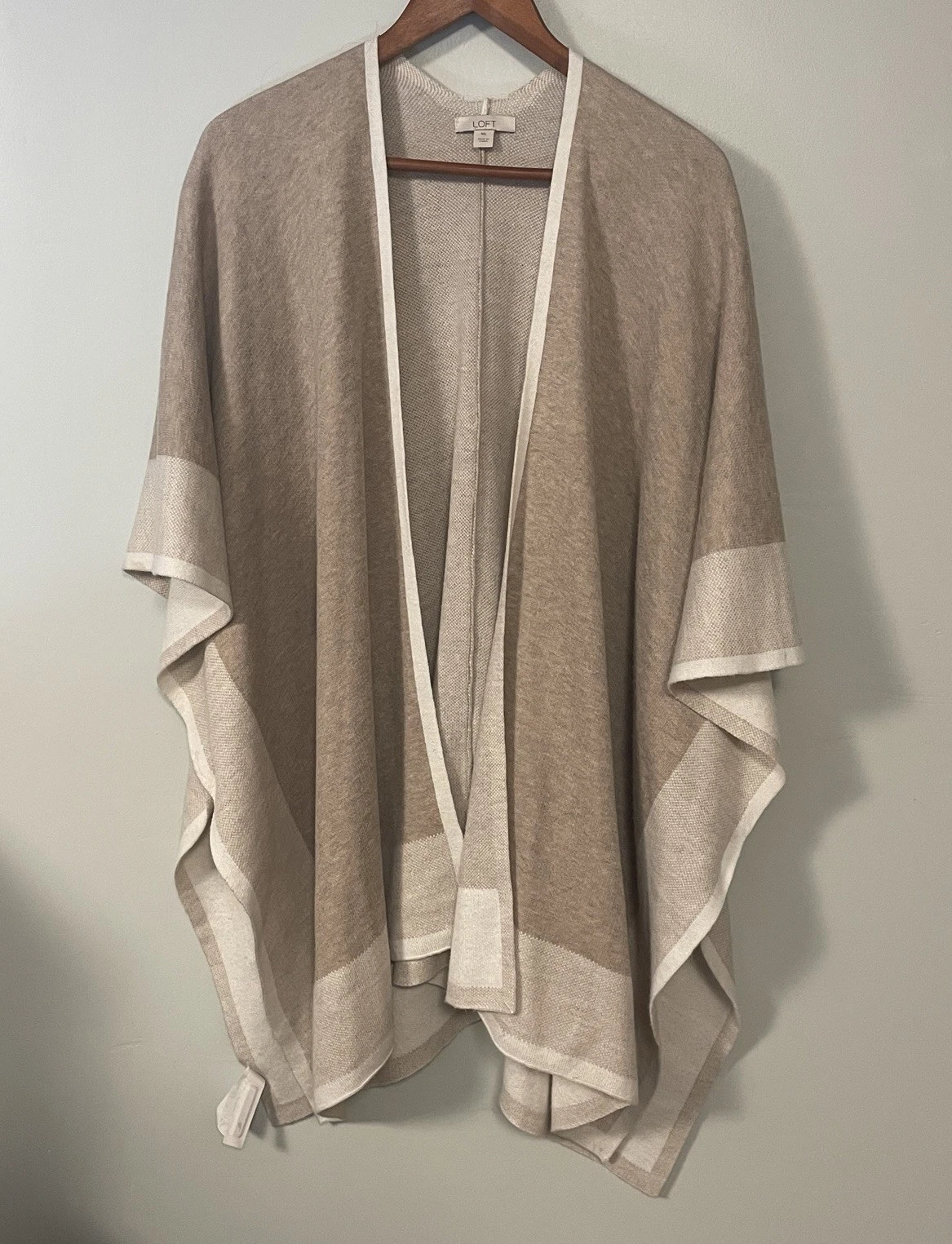 Loft Poncho Shawl Wrap Sweater Beige Tan Neutral Size M/L Wool Blend Lagenlook