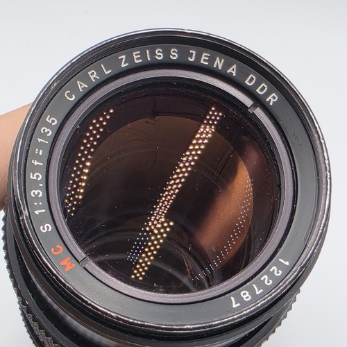 Lente de montaje vintage Carl Zeiss Jena DDR 135 mm f3,5 MC M42 *polvo muy ligero* - Imagen 4 de 15