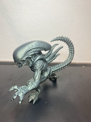 Alien  Xenomorph Like Gothic Statue
