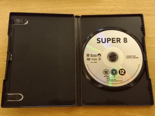 Super 8 (DVD, 2011) - 第 3/3 張圖片