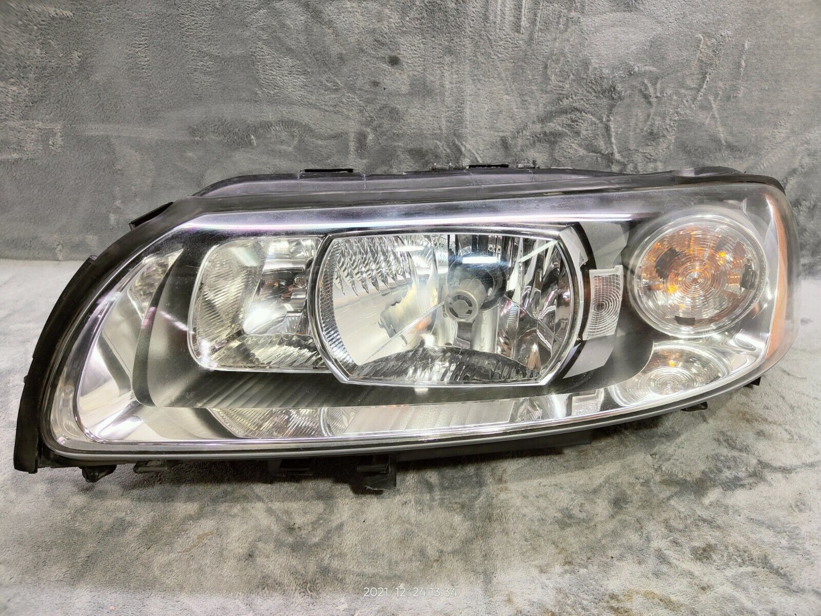 HELLA Volvo V70 S60 XC70 Front Head Lights Lamps XENON HID Headlights Facelift eBay