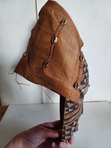Vintage African Painted Mask Kuba Congo Beads Raffia Female Cowrie Shell Display - Picture 4 of 14