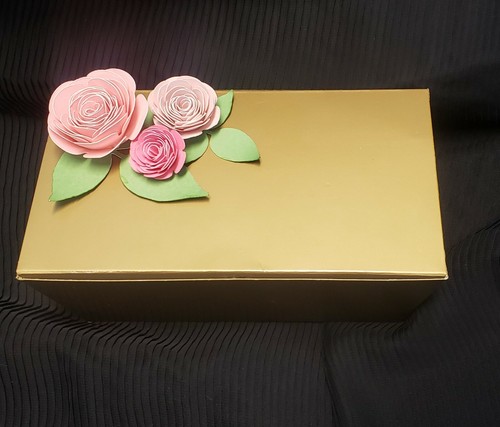Rose Gift Box Dark Chocolate 60% Cacao, All Organic, Handcrafted Chocolate Bomb - Picture 2 of 4