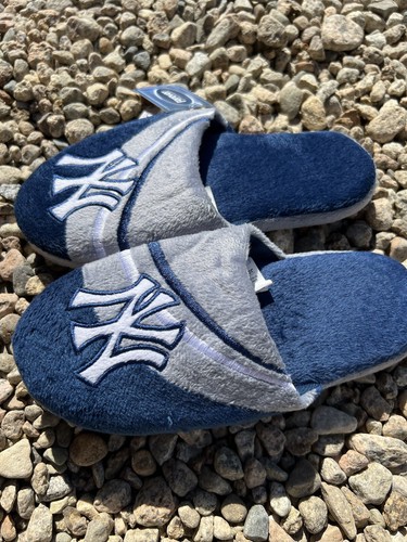 New York Yankees striped plush slippers slip on mens size small foco - Picture 4 of 6