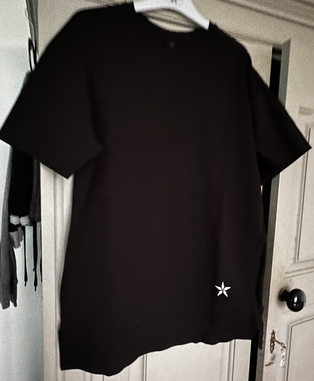 Men’s Black T-Shirt By SWEEWE Size M  (Fab T-Shirt Great Condition) image 2