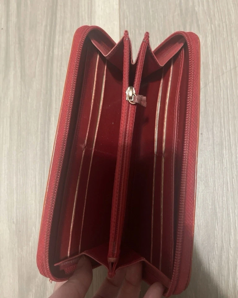 Cartera CHANEL Mateles Mediana Cremallera Alrededor Roja Acolchada Charol Foto 4 de 4