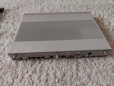 Cisco Router c1111-4p inkl. Netzteil, 2x 4G-LTE Antenne, AntennenkabelRackmounts