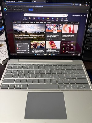 Microsoft Surface Laptop  12.4'' i5-1035G1 1.0GHz 8GB RAM 100GB SSD