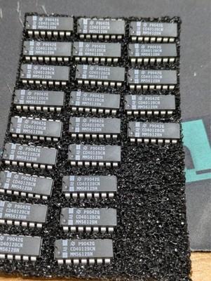 CD4012BCN | NSC | DIP14 || NAND Gate | New and Original | 3 pcs